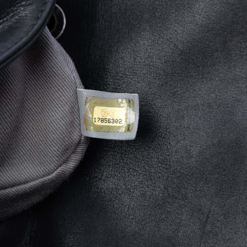 Chanel Small Iridescent Calfskin Diamond Stitch Chain Flap Black Leather Very good condition - Box View