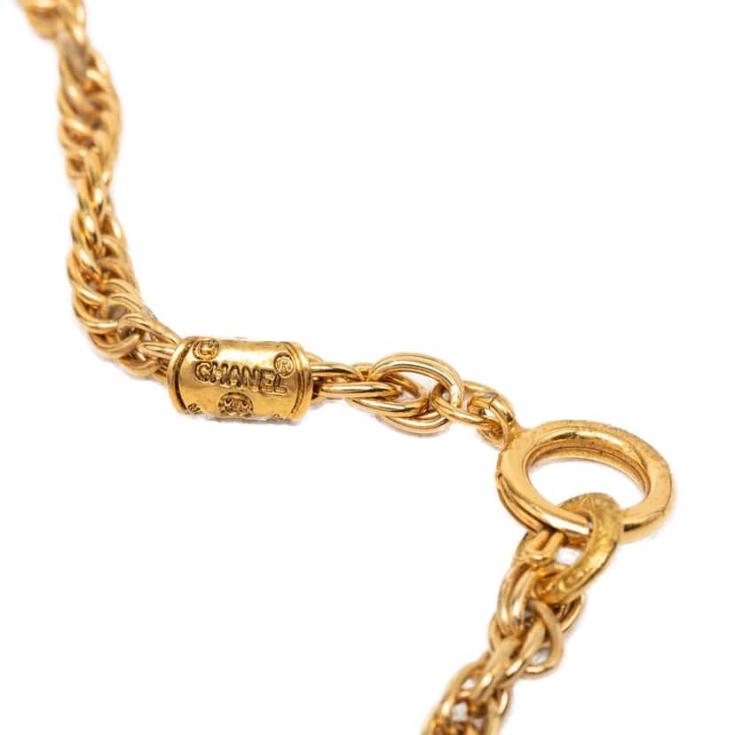 Chanel CC Gold Plated and Strass Pendant Necklace Gold Metal Very good condition - Model View