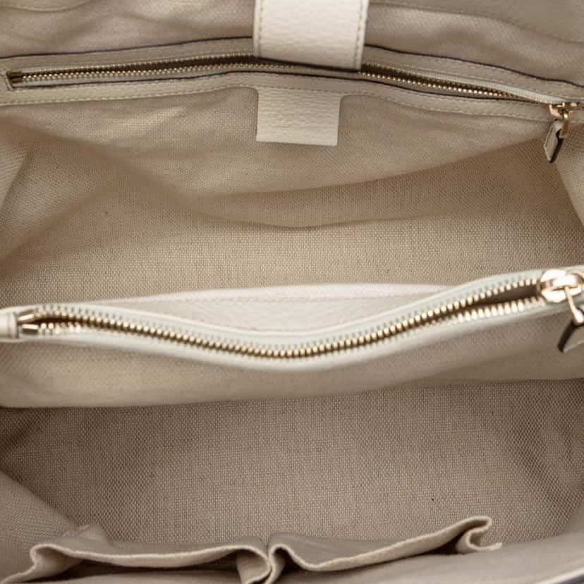 Gucci Medium GG Canvas Bamboo Diana Tote Beige Very good condition - Model View