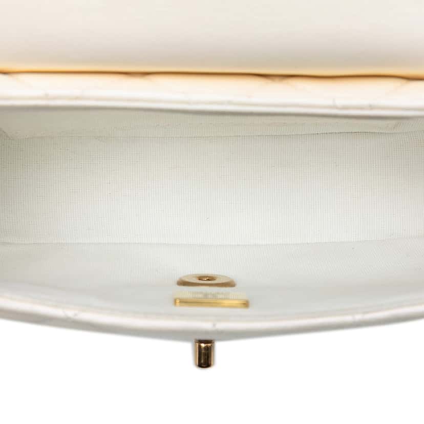 Chanel CC Quilted Lambskin Top Handle Bag White Leather Never worn, with tag - Model View