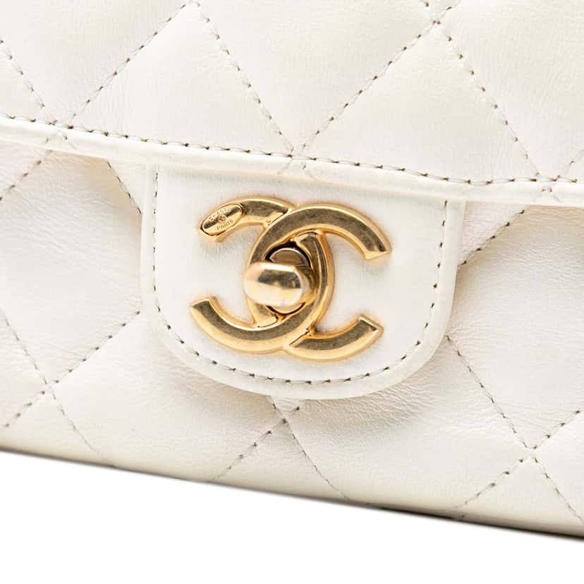 Chanel CC Quilted Lambskin Top Handle Bag White Leather Never worn, with tag - Box View