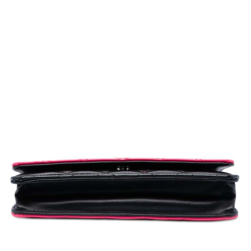 Chanel CC Bicolor Quilted Patent Wallet on Chain Pink Leather Never worn, with tag - Inside View