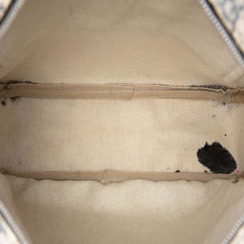 Gucci GG Supreme Crossbody Beige Good condition - Model View