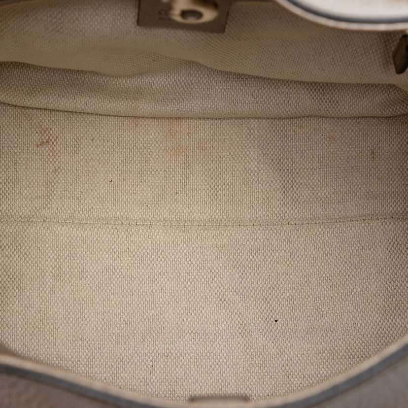 Gucci Medium Metallic Calfskin Soho Chain Tote Gold Leather Very good condition - Model View