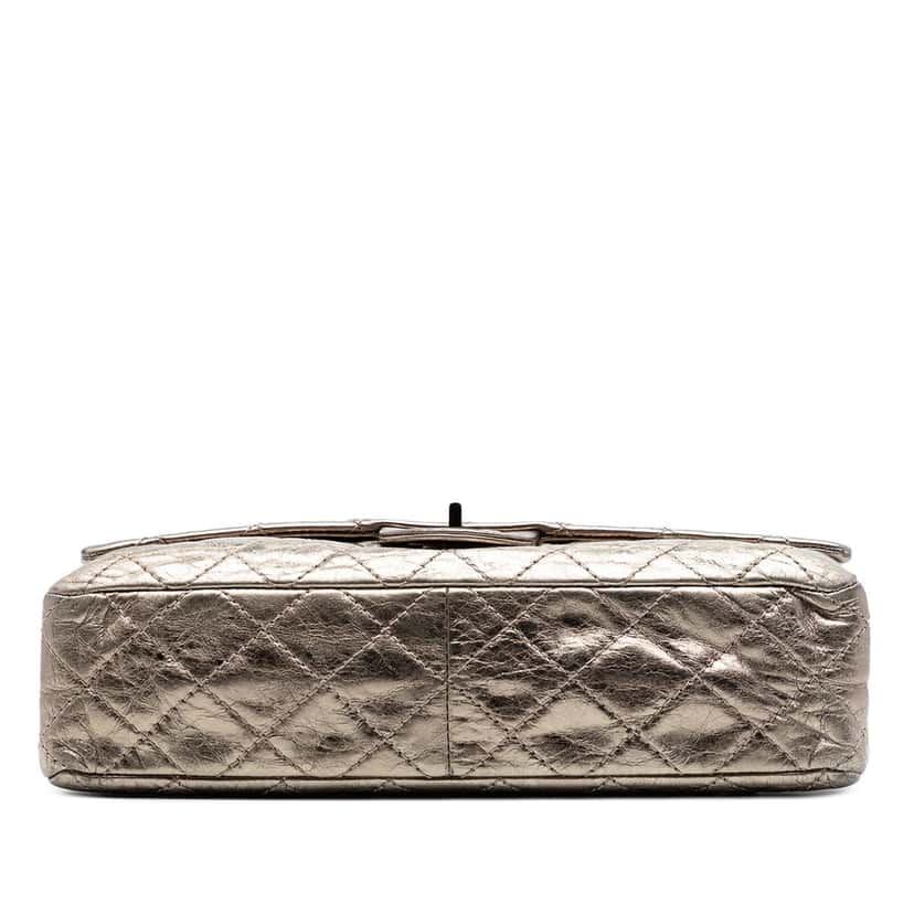 Chanel Quilted Metallic Aged Calfskin Reissue 2.55 Double Flap 226 Gold Leather Very good condition - Inside View