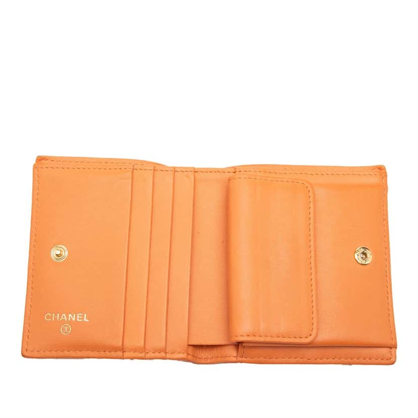 Chanel CC Quilted Lambskin Bifold Wallet Orange Leather Very good condition - Model View