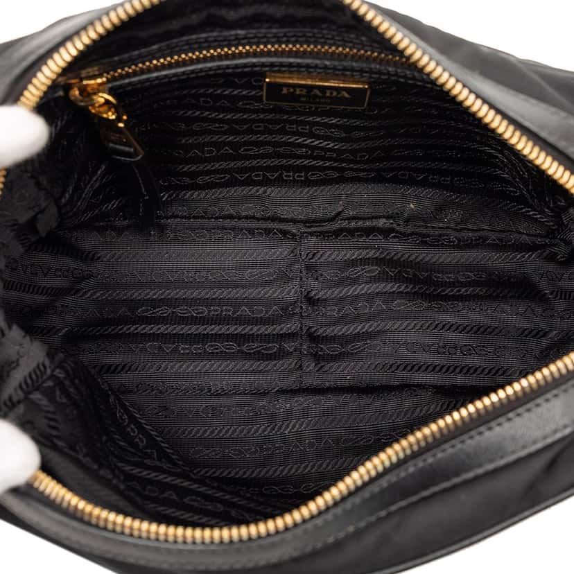 Prada Tessuto Camera Bag Black Very good condition - Model View