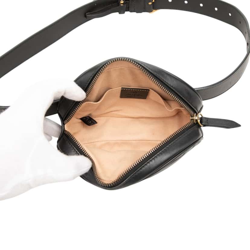 Gucci GG Marmont Matelasse Leather Belt Bag Black Leather Very good condition - Model View