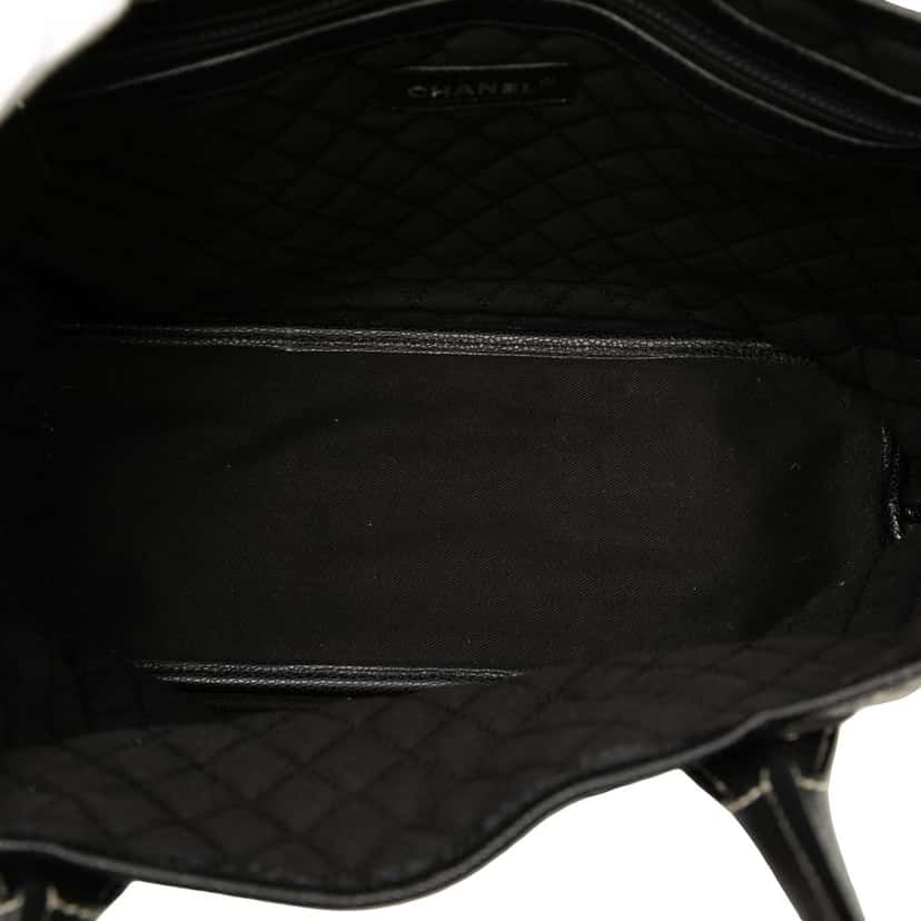 Chanel Small Coated Canvas Optic Coco Tote Black Very good condition - Model View