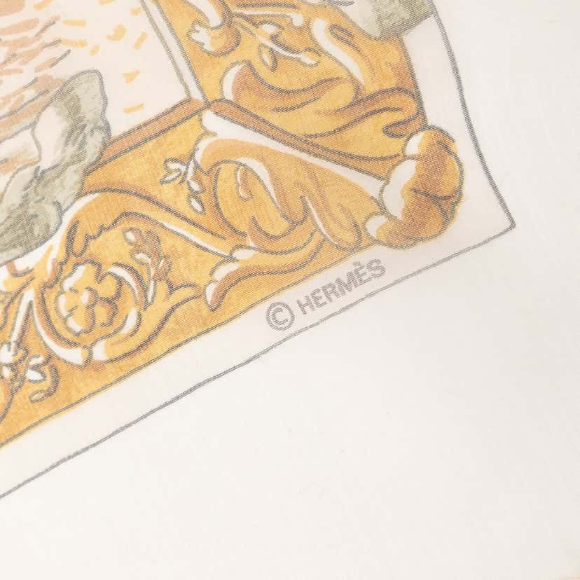 Hermès L'Hiver Silk Scarf 90 Brown Never worn - Model View