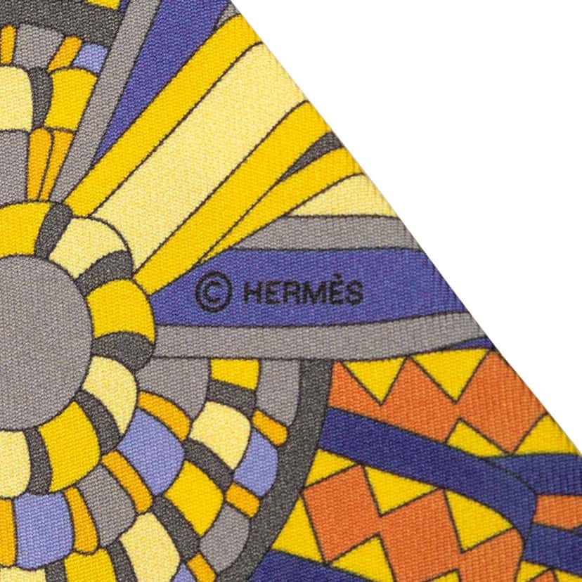 Hermès Les Flots Du Cheval Silk Twilly Scarf Gold Very good condition - Inside View