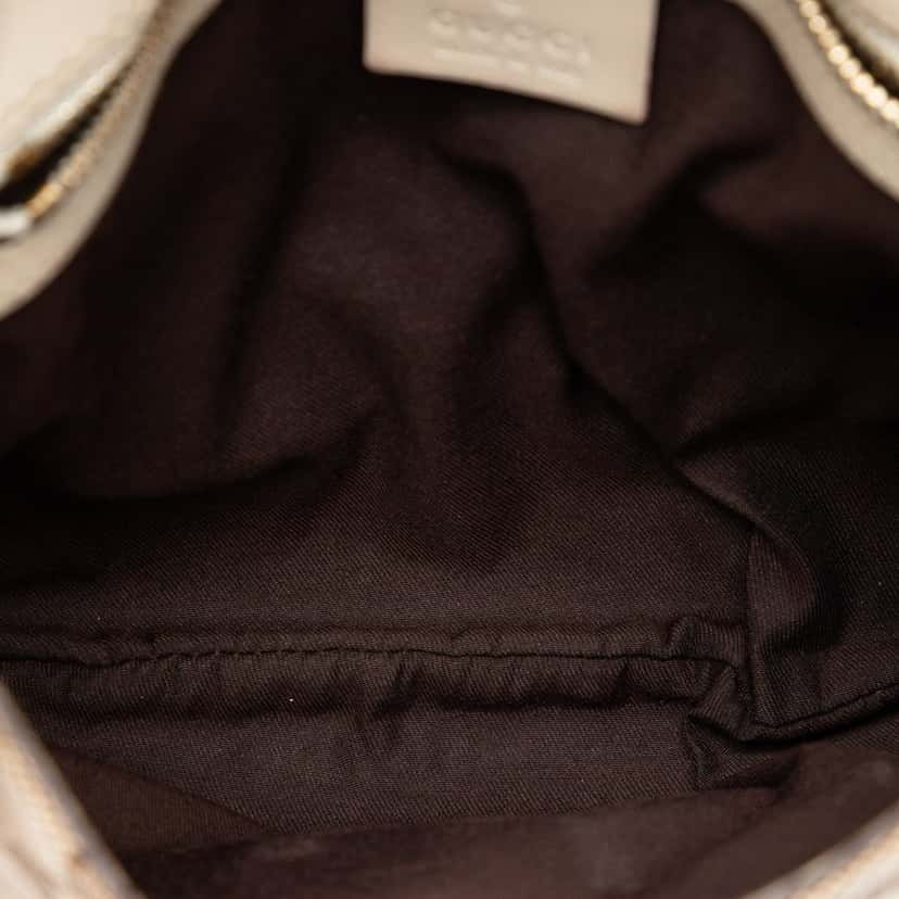 Gucci GG Canvas Horsebit Shoulder Bag Beige Very good condition - Model View