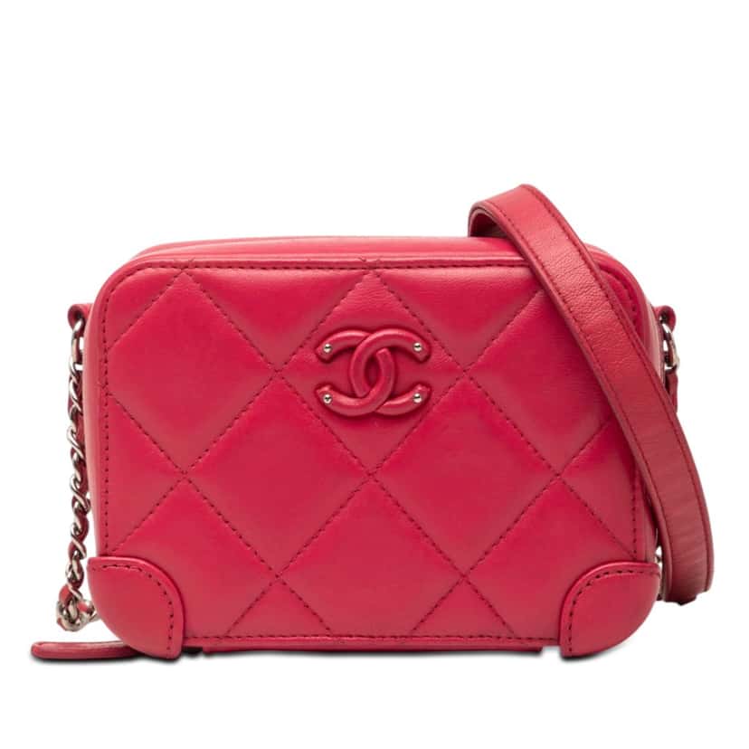 Chanel Mini Quilted Lambskin Covered CC Camera Bag Pink Leather Very good condition - Front View