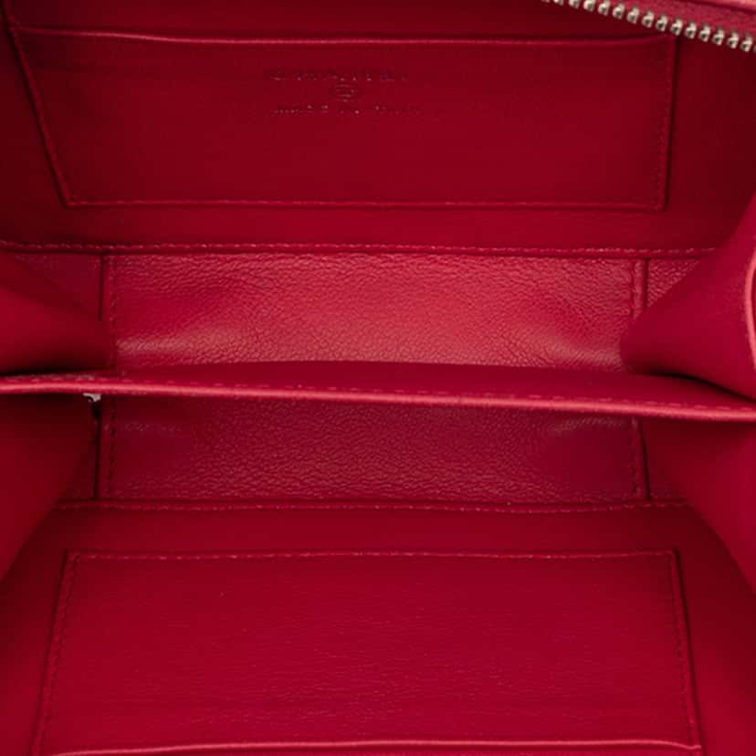 Chanel Mini Quilted Lambskin Covered CC Camera Bag Pink Leather Very good condition - Model View