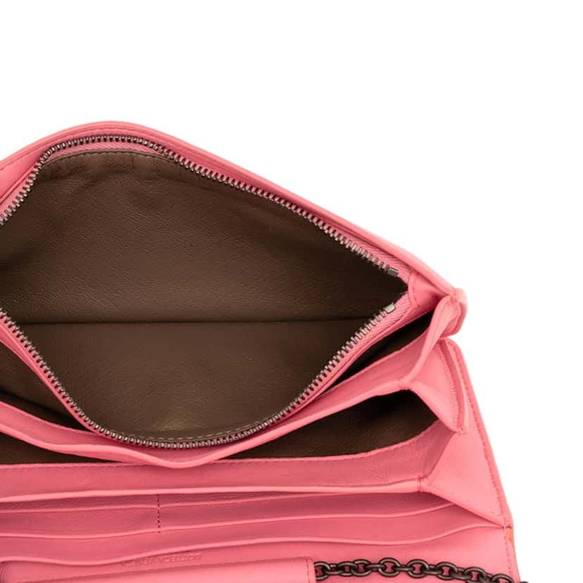 Bottega Veneta Nappa Intrecciato Continental Wallet on Chain Pink Leather Very good condition - Model View