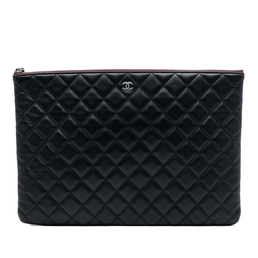 Chanel Large Quilted Lambskin O Case Clutch Black Leather Very good condition - Front View