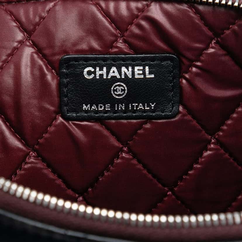 Chanel Large Quilted Lambskin O Case Clutch Black Leather Very good condition - Box View