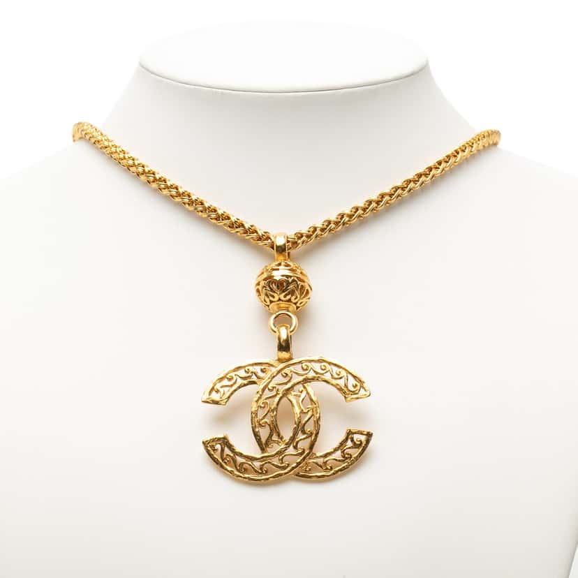 Chanel Gold Plated CC Filigree Pendant Necklace Gold Metal Very good condition - Box View