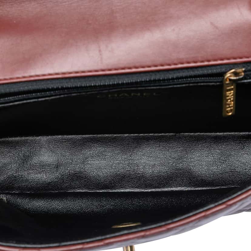 Chanel Small Quilted Lambskin Two Tone Day Flap Red Leather Very good condition - Model View