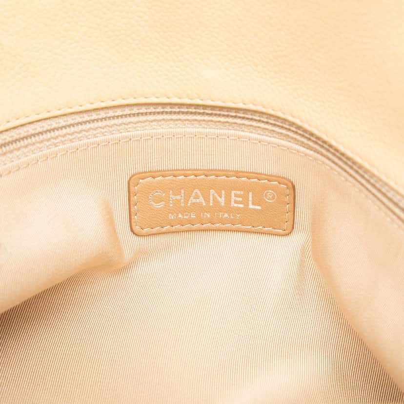 Chanel Petite Caviar Timeless Tote White Leather Very good condition - Box View