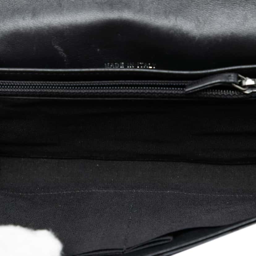 Chanel Quilted Lambskin Boy Wallet On Chain Black Leather Very good condition - Model View