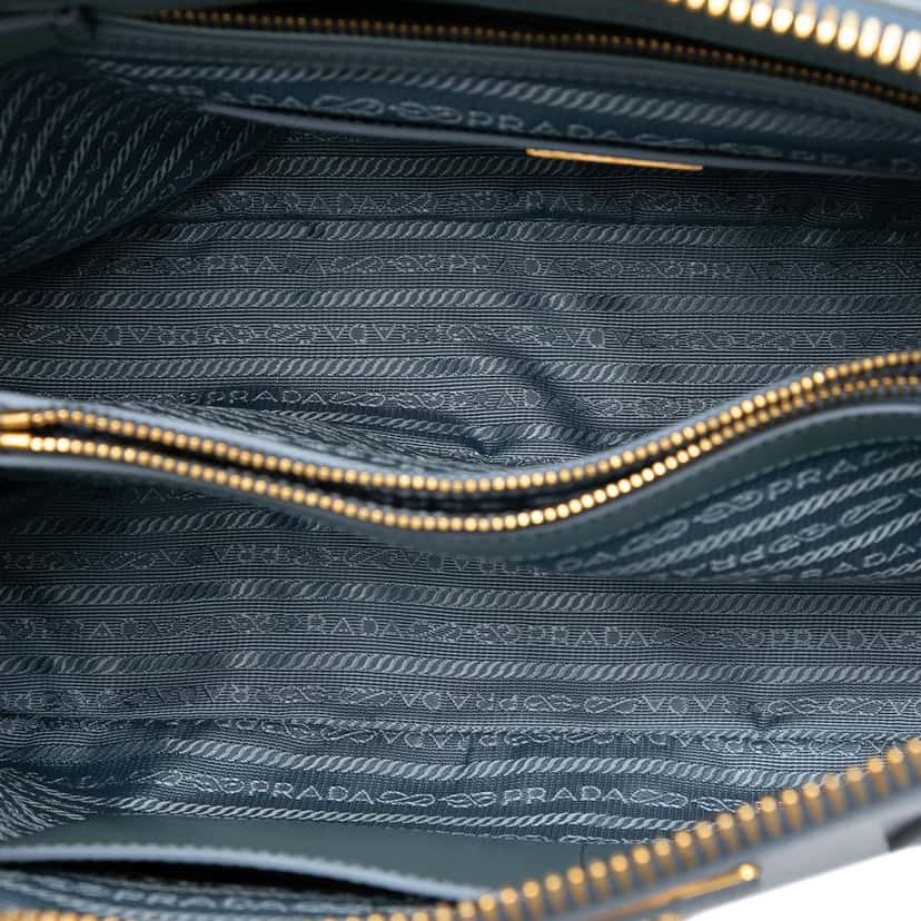 Prada Large Saffiano Vernice Promenade Satchel Green Leather Very good condition - Model View