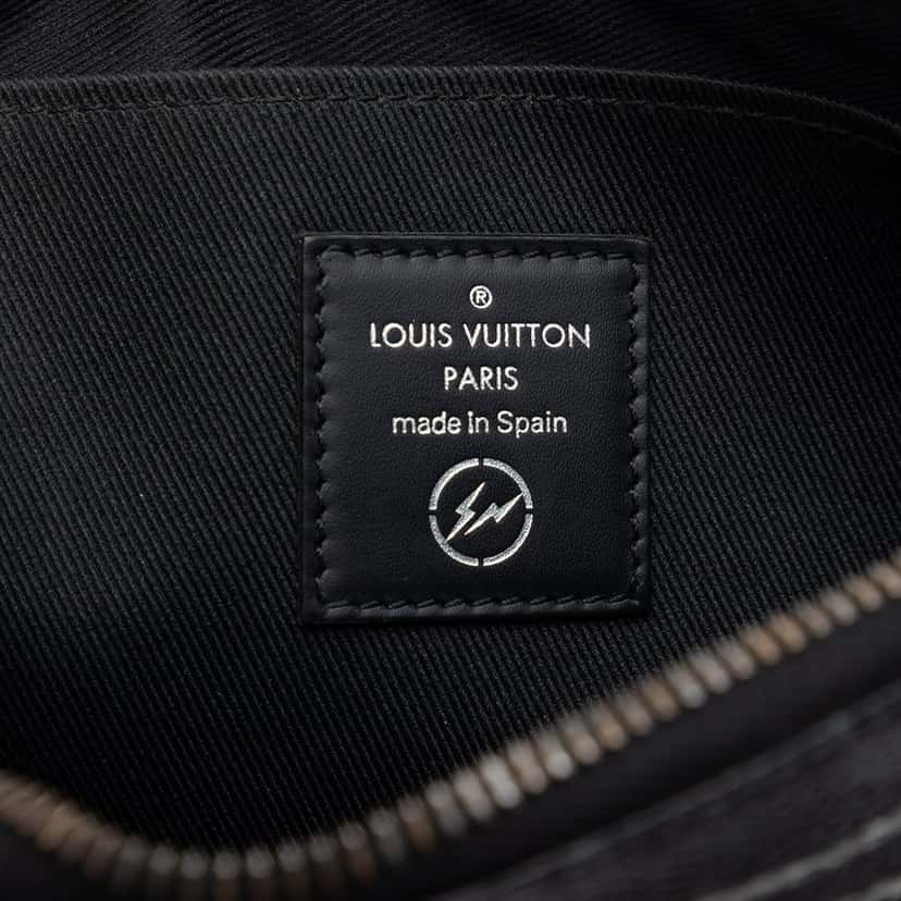 Louis Vuitton Monogram Eclipse Flash Fragment iPad Case Black Very good condition - Box View