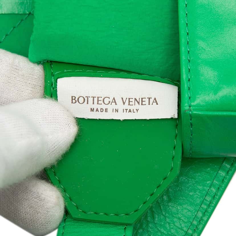 Bottega Veneta Mini Paper Calfskin Intrecciato Cassette Belt Bag Green Leather Very good condition - Box View