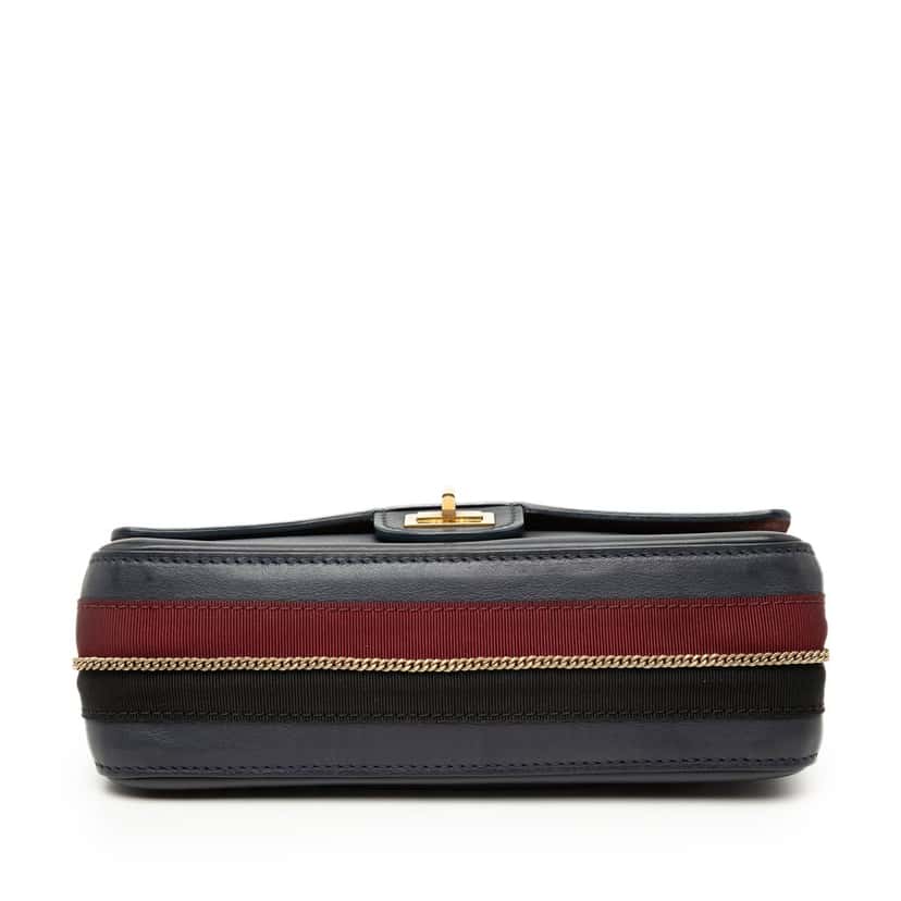 Chanel Calfskin Reissue 2.55 Medallion Nude Double Flap 225 Blue Leather Very good condition - Inside View