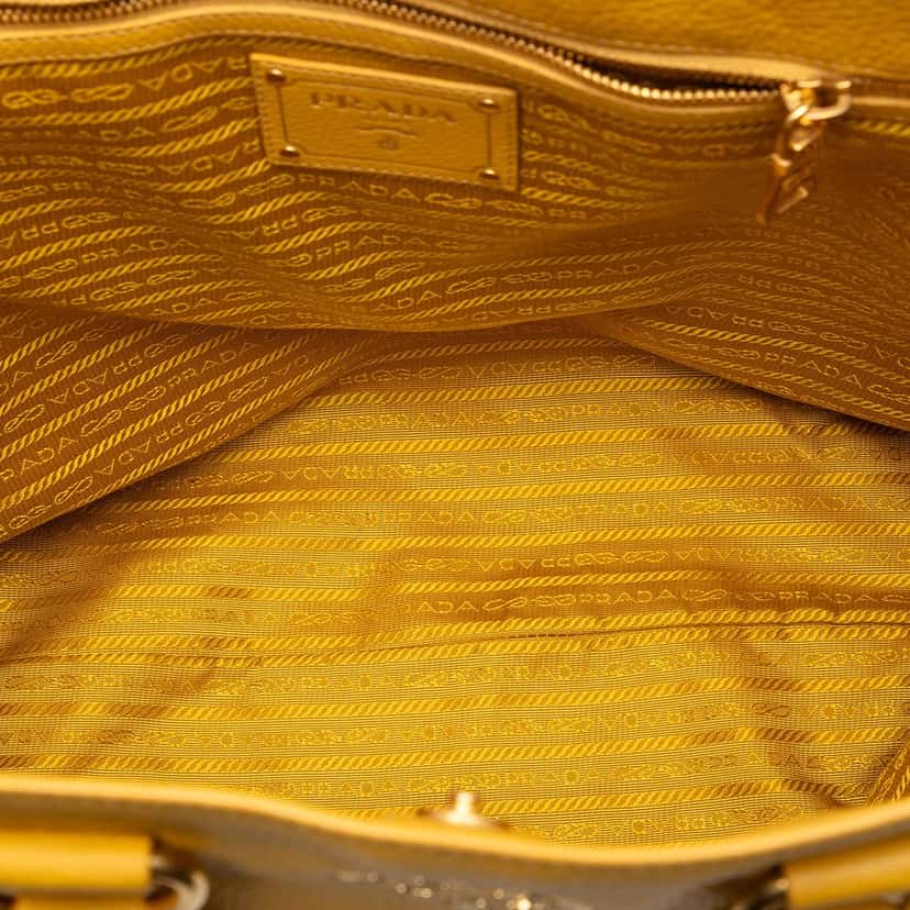 Prada Vitello Daino Open Convertible Tote Yellow Leather Very good condition - Model View