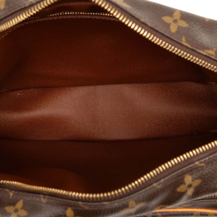 Louis Vuitton Monogram Nil Crossbody Brown Very good condition - Model View
