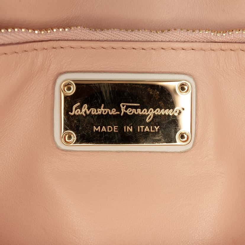 Salvatore Ferragamo Leather Vara Bow Chain Crossbody White Leather Very good condition - Box View