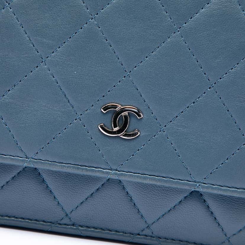 Chanel CC Quilted Lambskin Wallet On Chain Blue Leather Very good condition - Box View