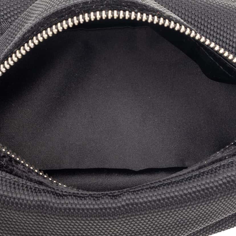 Saint Laurent Nylon Logo Shoulder Bag Black Very good condition - Model View