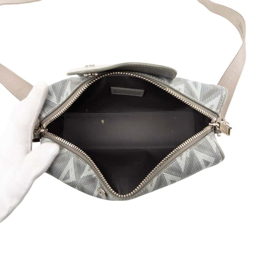 Dior CD Diamond Coated Canvas Lingot 22 Bag Other Very good condition - Model View