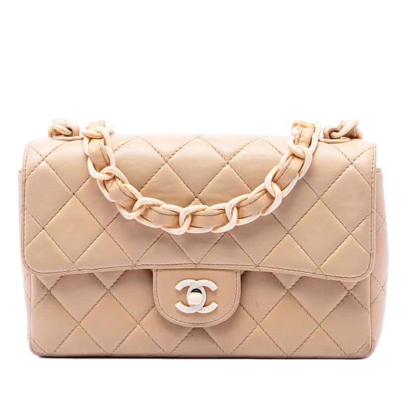 Chanel CC Quilted Lambskin Resin Chain Single Flap Beige Leather Very good condition - Front View