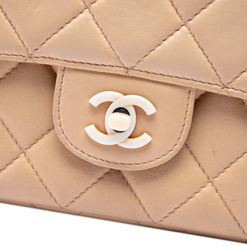 Chanel CC Quilted Lambskin Resin Chain Single Flap Beige Leather Very good condition - Box View