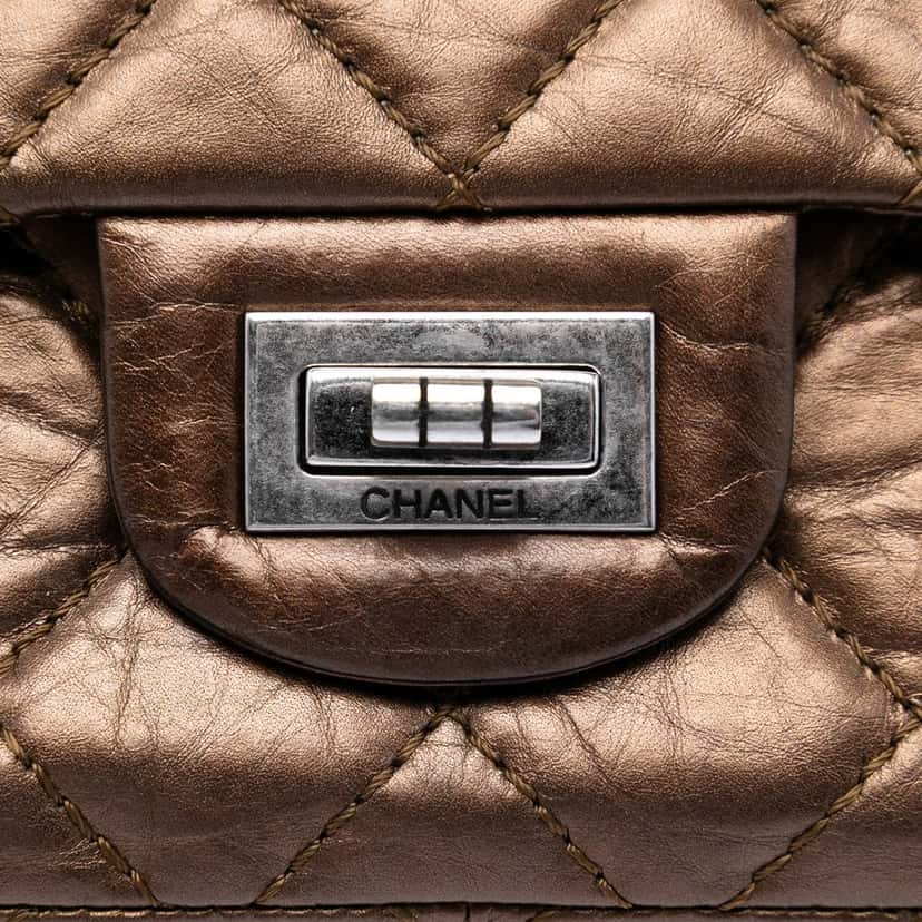 Chanel Quilted Metallic Aged Calfskin Reissue 2.55 Double Flap 226 Brown Leather Very good condition - Box View