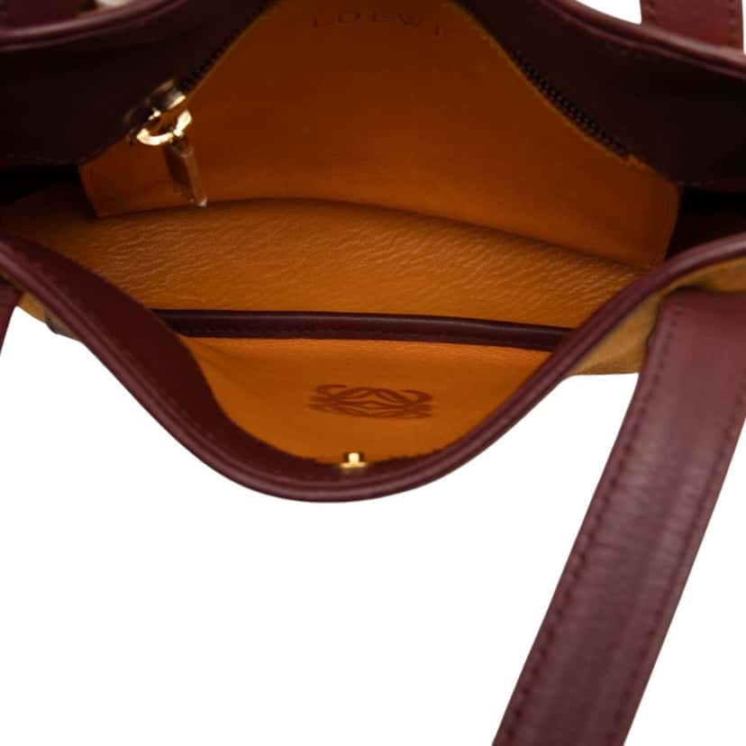 Loewe Suede Anagram Shoulder Bag Yellow Leather Very good condition - Model View