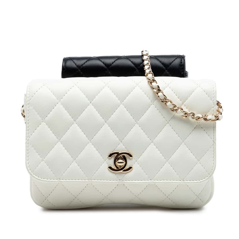Chanel CC Quilted Lambskin Side Packs Flap White Leather Very good condition - Front View