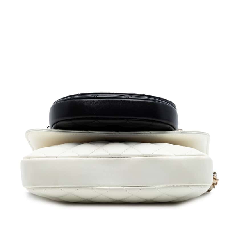 Chanel CC Quilted Lambskin Side Packs Flap White Leather Very good condition - Inside View