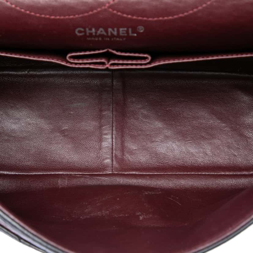 Chanel Quilted Aged Calfskin Reissue 2.55 Double Flap 227 Black Leather Very good condition - Model View