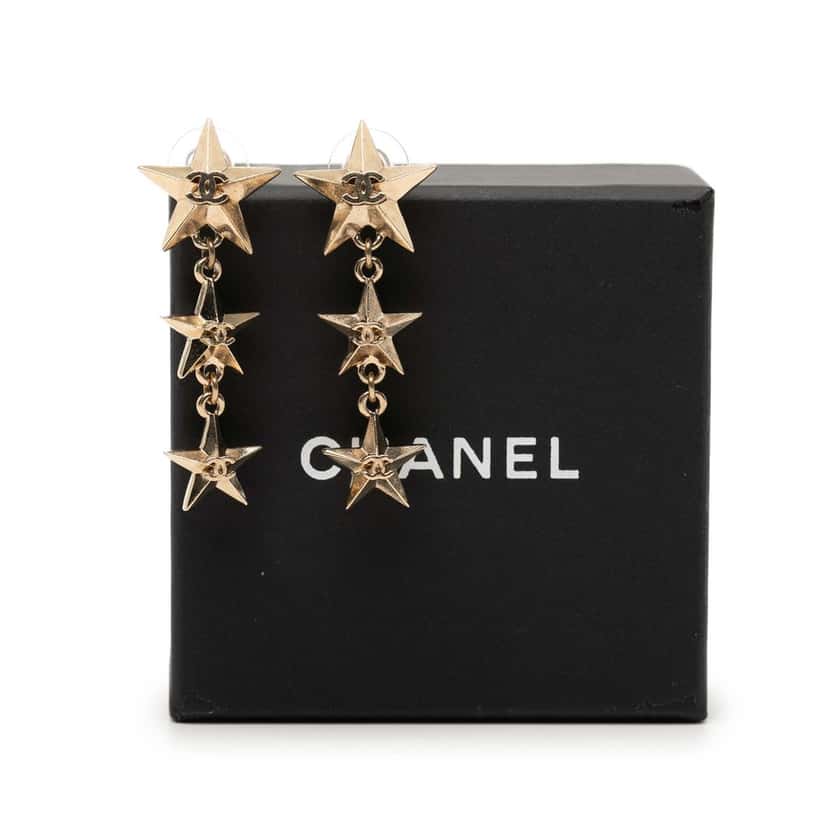 Chanel CC Gold Plated Triple Star Drop Bullet Back Earrings Gold Metal Very good condition - Model View