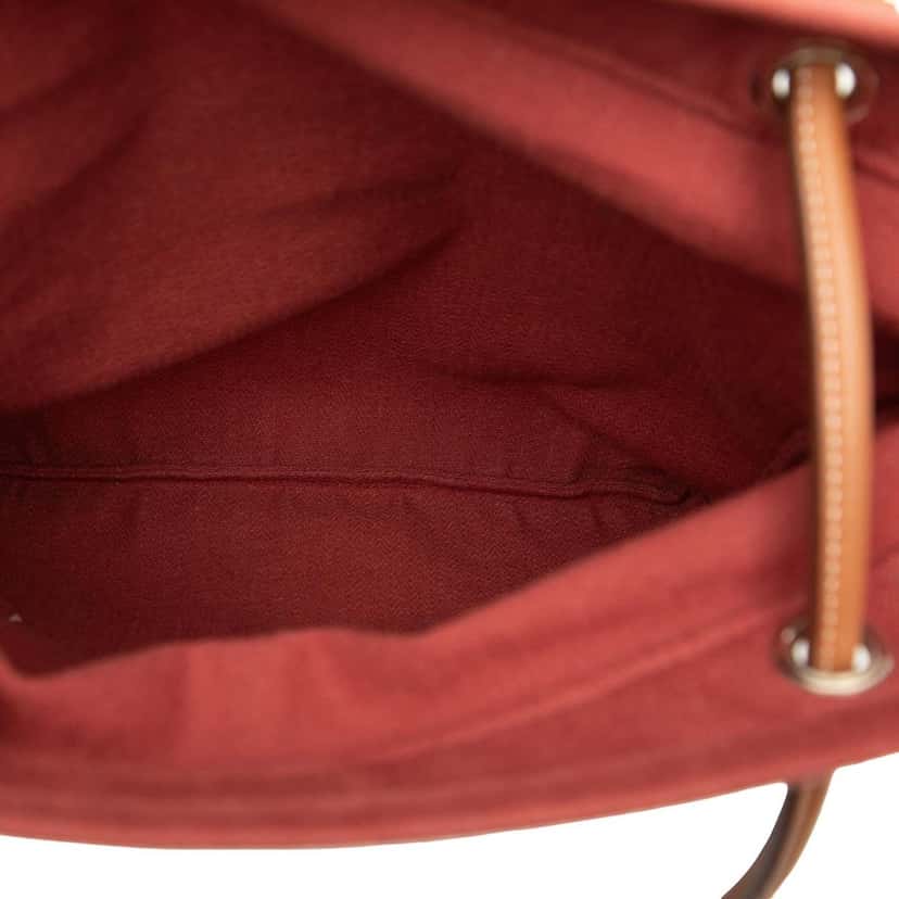 Hermès Toile Aline Grooming Bag MM Red Very good condition - Model View