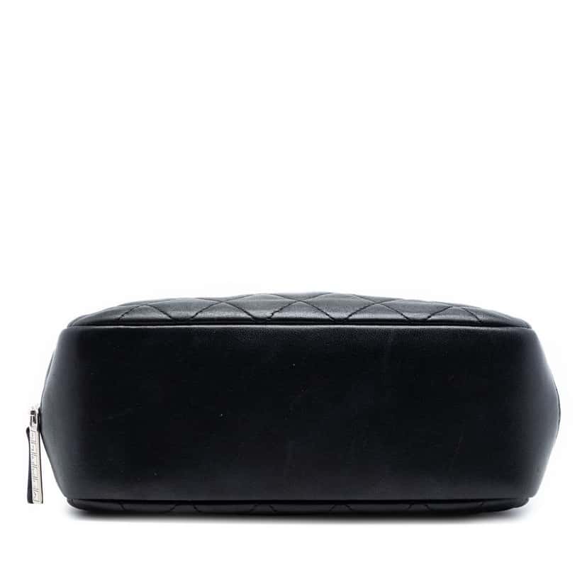 Chanel Medium Curvy Cosmetic Pouch Black Leather Very good condition - Inside View