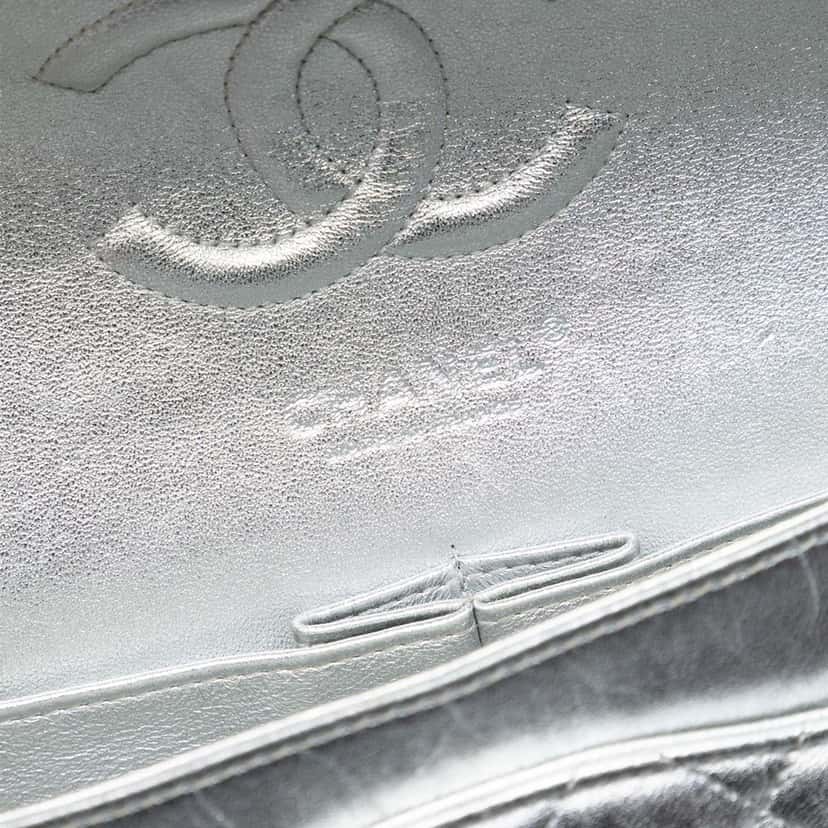 Chanel Medium Classic Metallic Lambskin Double Flap Silver Leather Very good condition - Box View