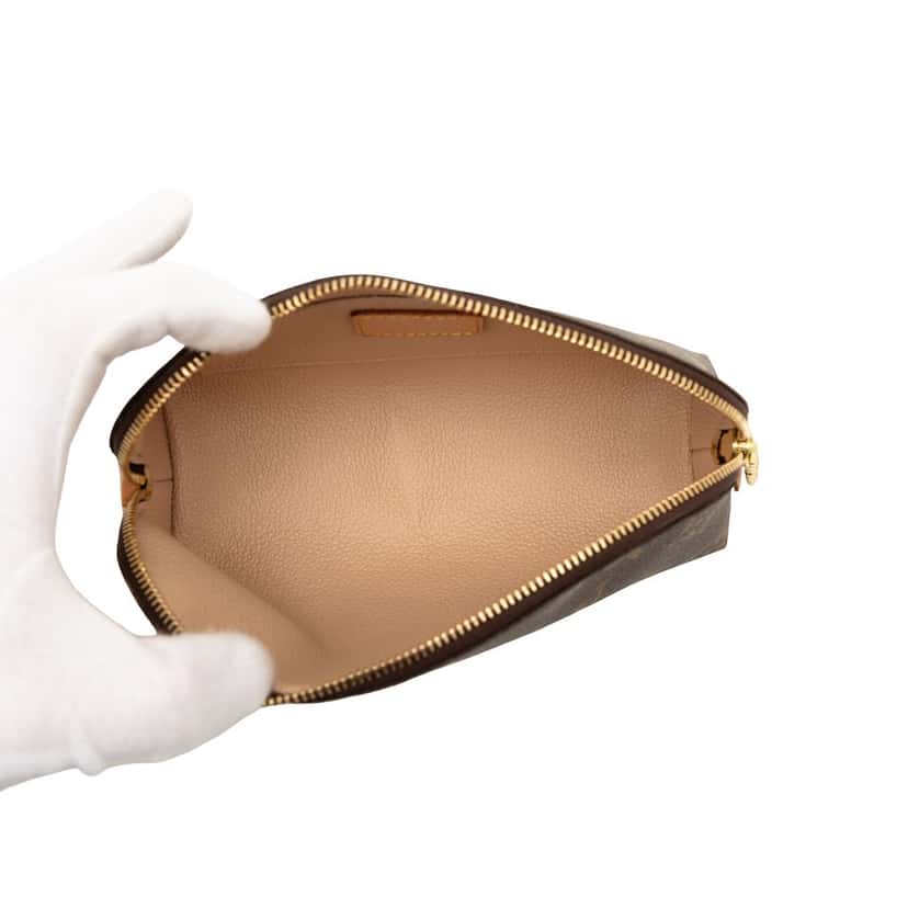 Louis Vuitton Monogram Cosmetic Pouch PM Brown Very good condition - Model View