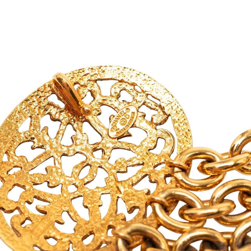 Chanel Gold Plated Equestrian Medallion Chain Belt Gold Metal Very good condition - Model View