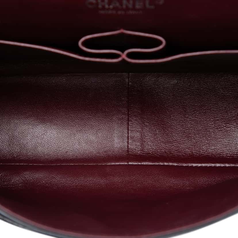 Chanel Jumbo Classic Lambskin Double Flap Black Leather Very good condition - Model View