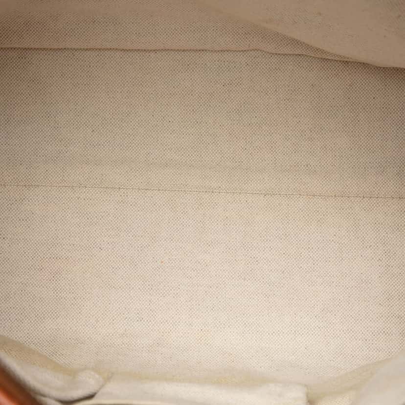 Gucci GG Canvas Laidback Crafty Handbag Beige Very good condition - Model View